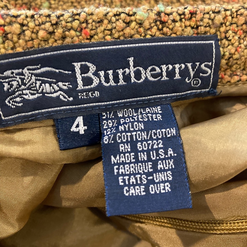 Vintage Burberry skirt. - Picture 2 of 2